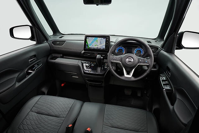 「快適パック」（プラズマクラスター技術搭載リヤシーリングファン、撥水加工シートなど）をハイウェイスターシリーズに標準装備した