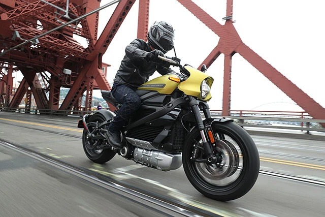 米国発売時に現地で乗った電動ハーレー「ライブワイヤー」。ハンパない加速を誇る。日本発売は秒読み?