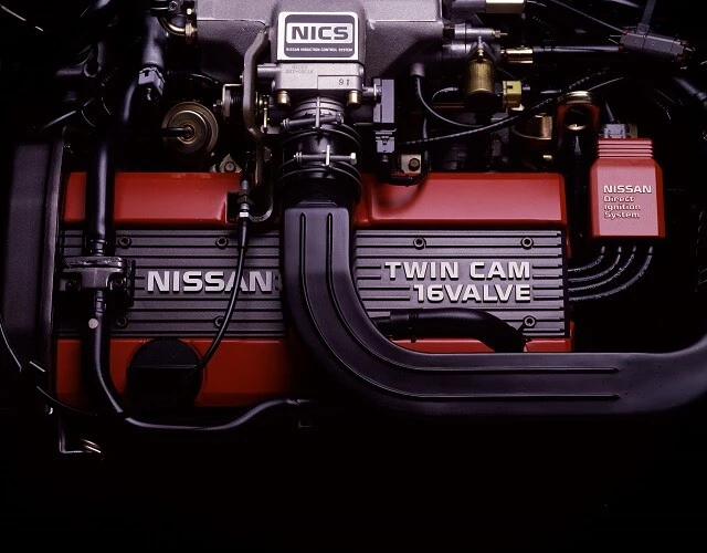 エンジンは1.6L 直列4気筒 DOHC 16バルブ。着せ替え可能なボディが注目されがちだが、走りを評価する声も多い