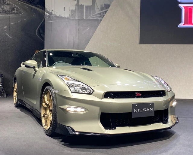 第6位 日産 GT-R プレミアムエディション Tスペック 東京オートサロン2023で抜群の注目度を誇っていたGT-Rの2024年モデル。顔面にも手が入っている