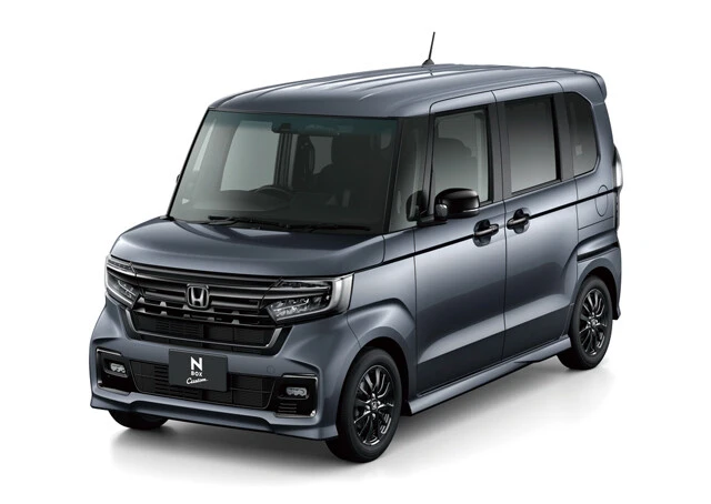 ホンダ N‐BOX　価格：146万8500～228万8000円　今年5月の国内新車販売の首位も、もちろんN‐BOX。これで9ヵ月連続のトップ。まさに鬼売れ状態が続くN‐BOXだが、年末にはフルモデルチェンジのウワサも