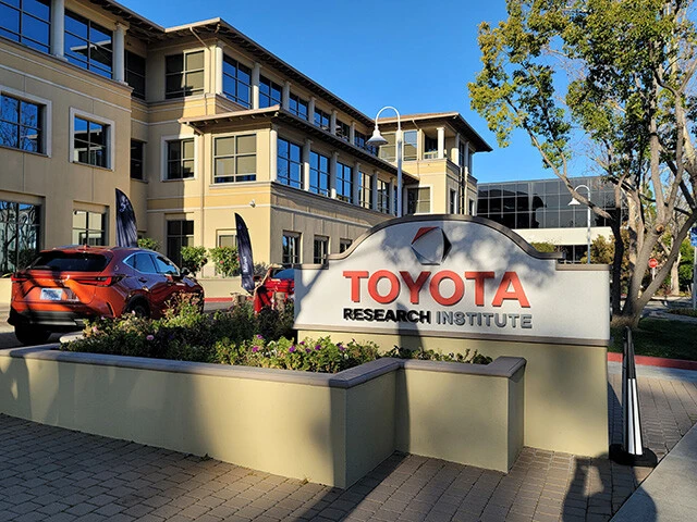 米のシリコンバレー地区にあるトヨタ自動車の研究施設TRI。最先端のAIを駆使し、自動運転だけでなく、あらゆる研究を行なう