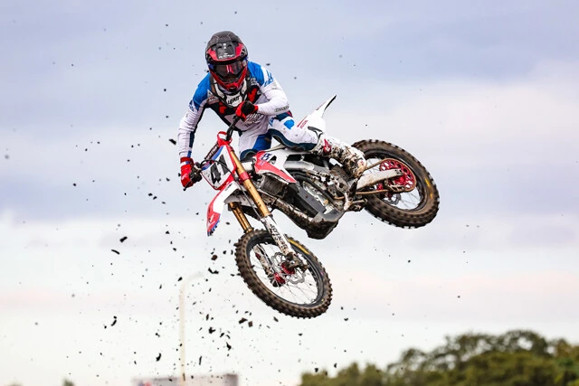 ホンダ CRエレクトリック・プロト ホンダ初となる公式レースに挑んだEVレーシングマシン。ご覧のようにエンジン車同様の見事な大ジャンプを披露し、観客を魅了