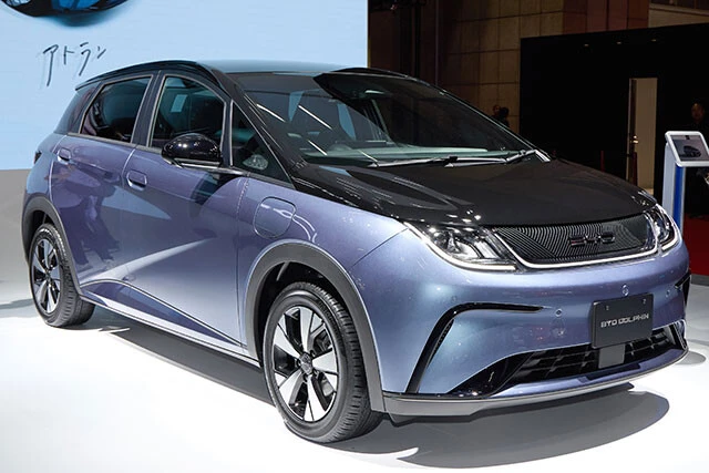 第9位　BYD「ドルフィン」イルカをモチーフにした新感覚の内外装を引っ提げ、日本市場に登場した中国のEV。価格は363万～407万円。売れ行きに注目だ