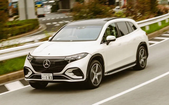 価格はなんと1542万円スタート！　ベンツの最新大型EV「EQS SUV」を公道チェック!!