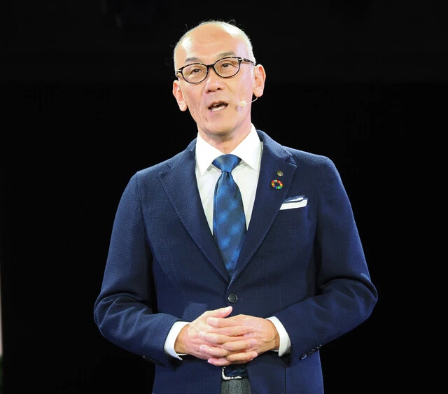 ヤマハ発動機 日髙祥博社長 日髙社長は「人とマシンの関係を超えた存在という概念にまた一歩近づいた」とモトロイド2を評価