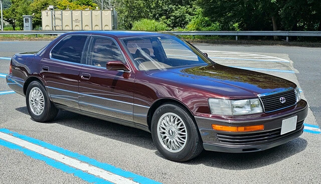 トヨタ 初代セルシオ ボディサイズは全長4995㎜×全幅1820㎜×全高1400㎜。ホイールベースは2815㎜