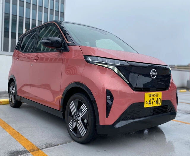 発売1年で累計販売4万台を軽く突破した絶好調の日産の軽EVの「サクラ」