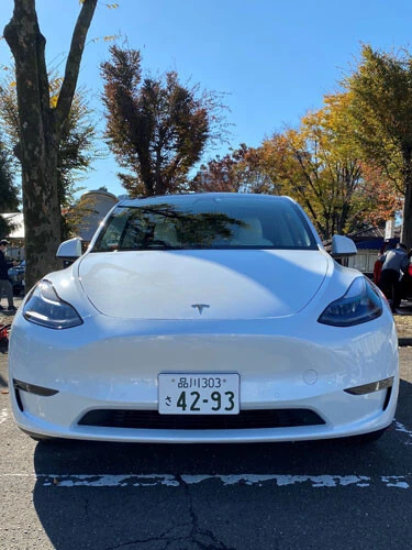 7月1日に創業20周年を迎えたEV市場トップを独走するテスラ。写真は昨年9月から日本でデリバリー開始となった、ずんぐりむっくりのSUV「モデルY」