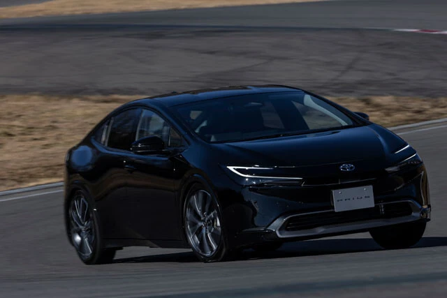 新型プリウスをサーキット試乗！　なぜ5代目は「激変」したのか？