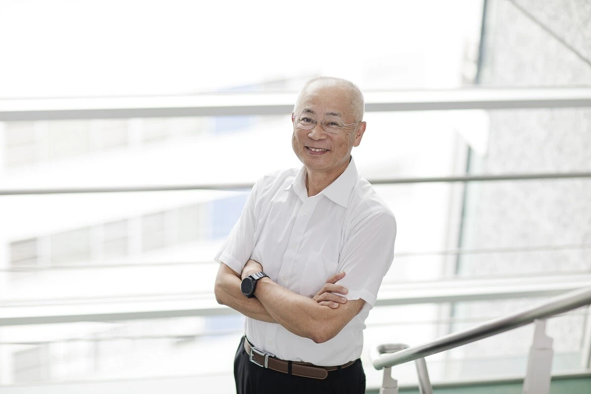 1981年、ホンダに入社した浅木氏は、第2期F1活動でエンジン開発を担当。その後、初代オデッセイ、アコード、初代N-BOXなどの開発に携わる。2018年からF1のPU開発の陣頭指揮を執った。23年春に定年退職し、現在はスポーツ動画配信サービスDAZNのF1中継でコメンテーターを務める