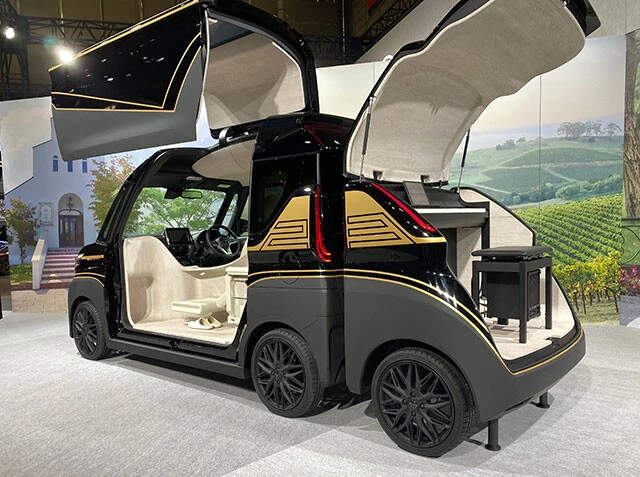 第7位「日産 ルークス スイートコンセプト」日産の軽自動車ルークスをガルウイング化。リアのトレーラーには電子ピアノを搭載。今年のオートサロンで度肝を抜かれた一台である