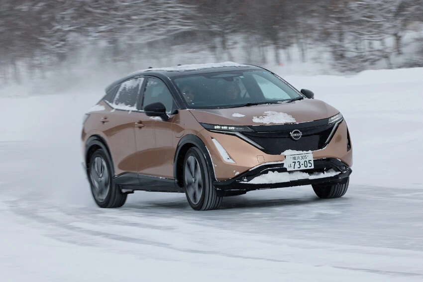 日産が満を持してお披露目したアリアe-4ORCE。あらゆる路面でクルマの挙動を安定させることができるという。その仕組みとは!?