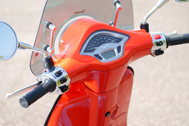 今回試乗したモデルはオプションのウインドシールドを装備。防風効果はもちろん、見た目もカッケー