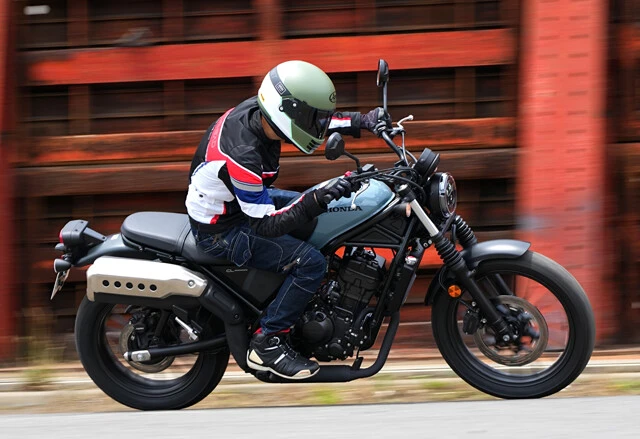 若者ライダーに大人気の新型マシンを公道試乗！　ホンダ「CL250」が鬼売れしているワケ