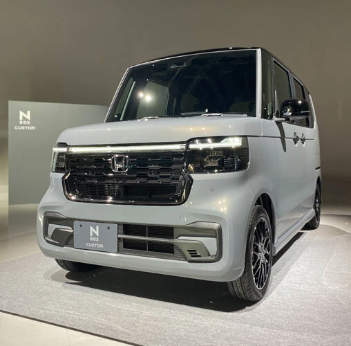 3位　3代目も爆売れのバケモノ軽「N‐BOX」
