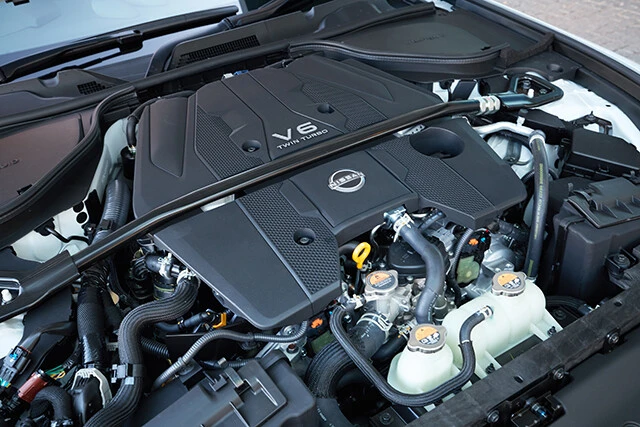 ニスモが3リットルのV6 ツインターボエンジンを徹底的に磨き、パワーとトルクはベースモデルよりアップ!