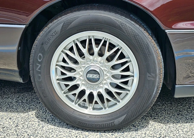 トヨタ純正のBBSホイールが装着されていた。山本氏いわく「激レアなオプション品」