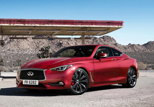 インフィニティ Q60 現行Q60は2016年にデビュー。日産のスカイラインに相当するクーペで、405馬力版も用意