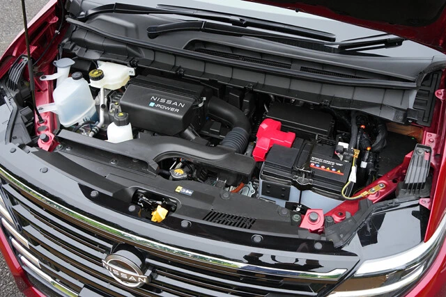 6代目セレナのエンジンは2種類あり、e‐POWERとガソリンを用意。今回試乗したルキシオンはe‐POWERだ