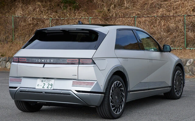 ボディサイズは全長4635㎜×全幅1890㎜×全高1645㎜。ホイールベースは3000㎜