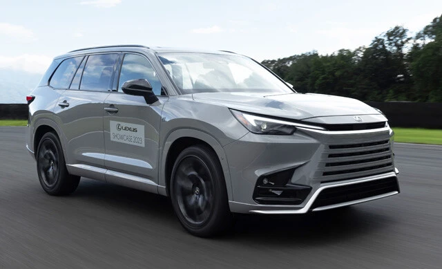 レクサス TX 6月8日(現地時間)、アメリカテキサス州オースティンで世界初公開された新型TX。残念ながら日本導入の予定はナシ