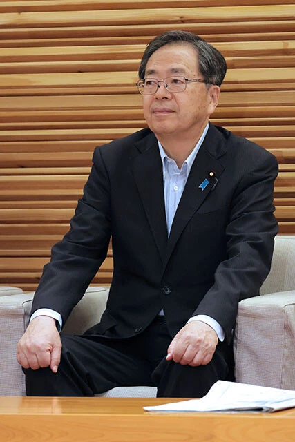 ビッグモーターの悪行に対して、監督官庁である国土交通省は本腰を入れた。斉藤鉄夫国交大臣は中古車業界の闇に手を突っ込めるか?