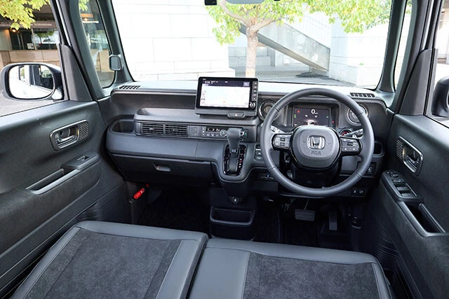 メーターの位置を変更したことで、視界が大きく改善された