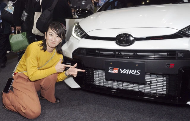 フロントグリルの下部は、レースで損傷した際交換を容易にすべく、樹脂から金網へ変更