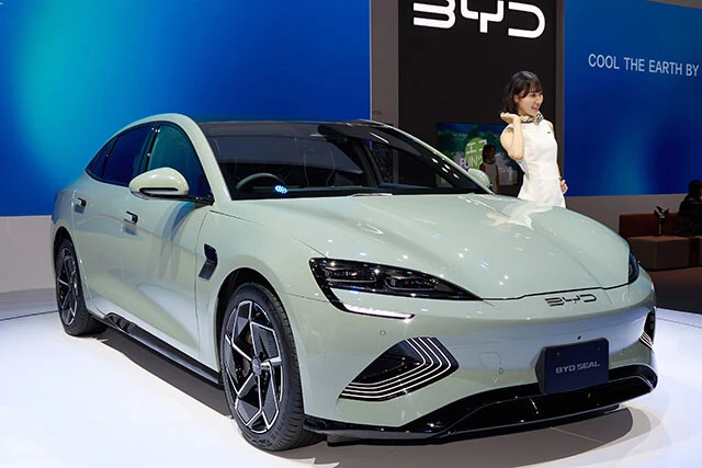 「テスラキラー」と呼ばれるBYD自慢のEVシール。BYDはプラグインハイブリッド車も用意する