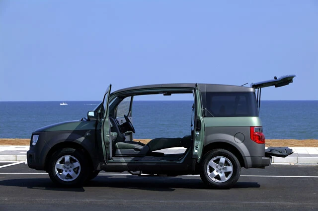 観音開きのセミ4ドアで驚異の「突き抜け空間」が出現！