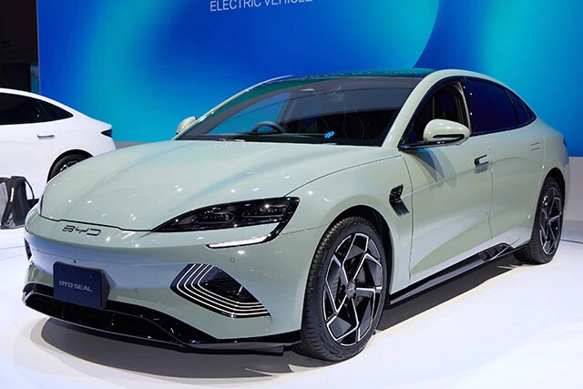 BYD「シール」。＂テスラキラー＂と呼ばれるBYDの世界戦略車がこのシール。価格は528万～605万円