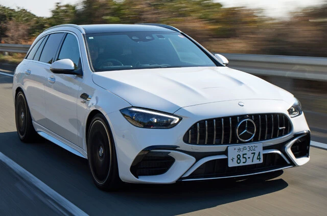 メルセデスAMGがF1で培った技術をブチ込んだという自社開発の高性能バッテリーを搭載。ギンギンのPHEV!