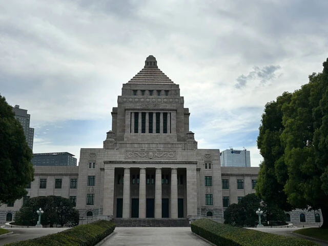 仮に国がEVのみ国民に押し付けるのならば、「個人の自由」や「移動の自由」を揺るがす。なぜ推しは脱炭素カーに多様性を認めないのか謎