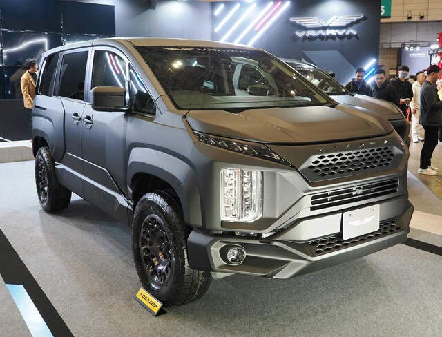 【やりすぎ第10位】ブラーバ オーカス ベースのデリカはギンギラに輝く電気シェーバー顔。しかし、メッキ部分をそぎ落とすと近未来フェースに変身。引き算の美学を見た