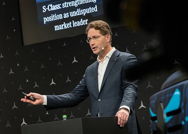 まさかのEVシフト撤回をブチカマしたメルセデス・ベンツのオラ・ケレニウスCEO。この衝撃の発表は大きな話題に