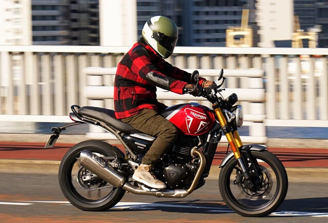 ハーレーに続き、英国の高級ブランドも日本市場に投入！　「中免」で乗れるトライアンフを公道チェック!!