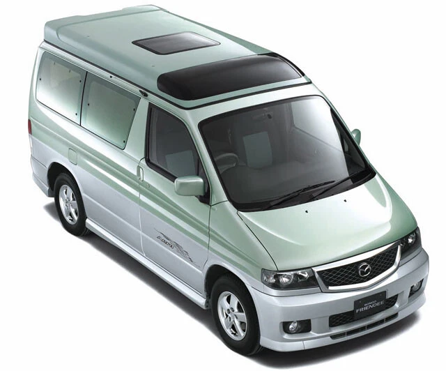 閉じた状態だと「ちょっとルーフが厚いワンボックス」といった外見