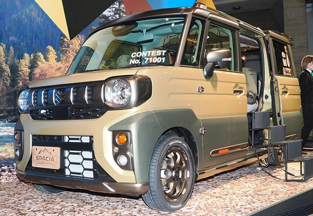 1月12～14日に幕張メッセ（千葉県千葉市）で開催された東京オートサロン2024に出展された試作車「スペーシア パパボクキッチン」。スペーシアギアのにおわせか!?