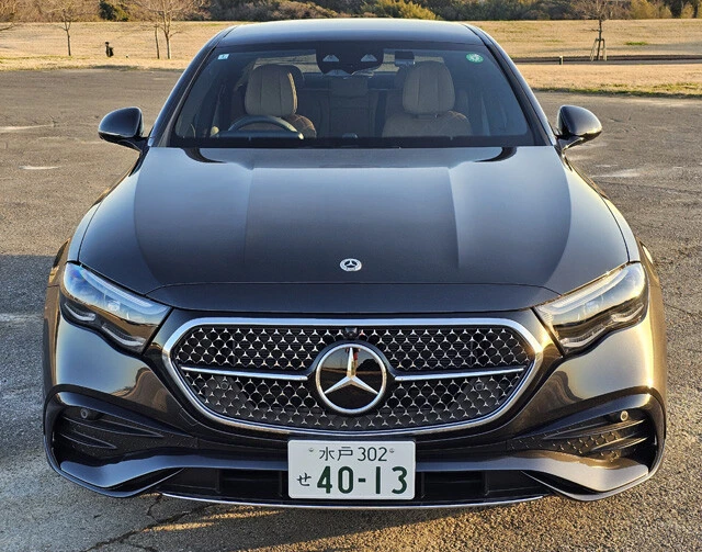 メルセデス・ベンツ E350eスポーツエディションスター 価格:988万円 充電は普通充電と急速充電の二刀流。車外に電力を供給できるので災害時も役立つ。ちなみに新型となり、お顔もアップデート