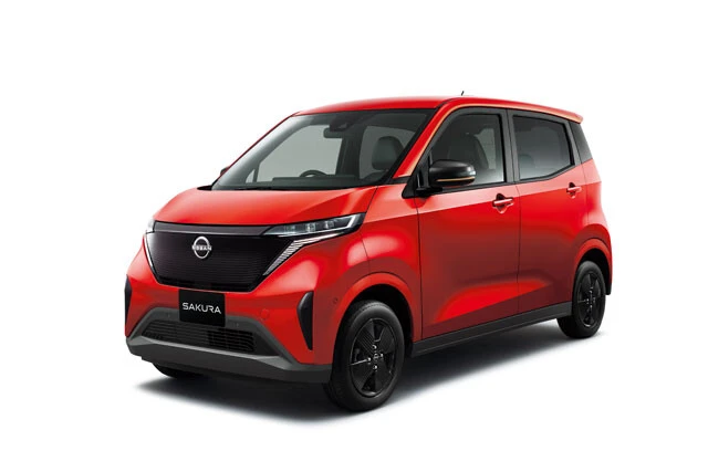 ニッポン市場で売れに売れている日産サクラ