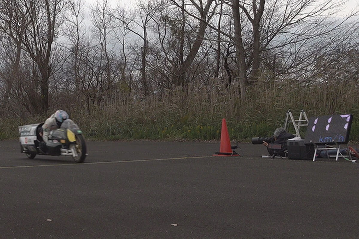 世界最速記録を15km/h以上超える平均速度117.05 km /hを記録した原付き「NSX-52」