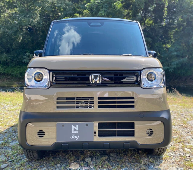 ホンダが投入した軽スーパーハイトワゴンSUV・N‐BOXジョイは「ゆるふわ癒やし系モデル」。実に独創的なクルマである