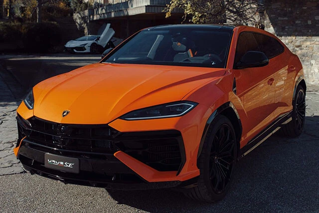 ランボルギーニのSUVウルスに800馬力のPHEV版が登場。価格は未発表だが、時速100キロ到達は3.4秒!!