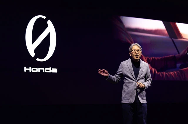 今年1月に開催されたCESで世界初公開された「ホンダゼロシリーズ」について説明する本田技研工業の三部敏宏社長