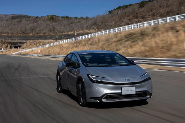 23年12月に日本カー・オブ・ザ・イヤーを戴冠したトヨタのプリウス