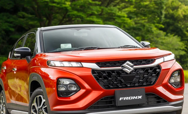 スズキ フロンクス 価格:未発表 鬼瓦のようなユニークな顔面を持つフロンクス。顔はデカいが、最小回転半径は4.8m。取り回しはチョー楽チンである