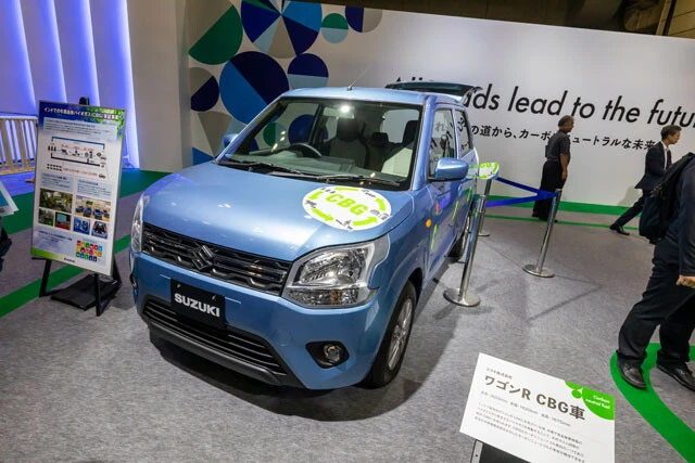 7位　牛糞や藻で走るクルマが続々登場！　写真は牛糞で走るスズキのワゴンR CBG車（インド仕様）