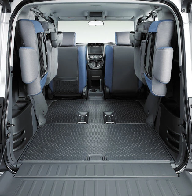 左右跳ね上げ式で広大な収納スペースを実現