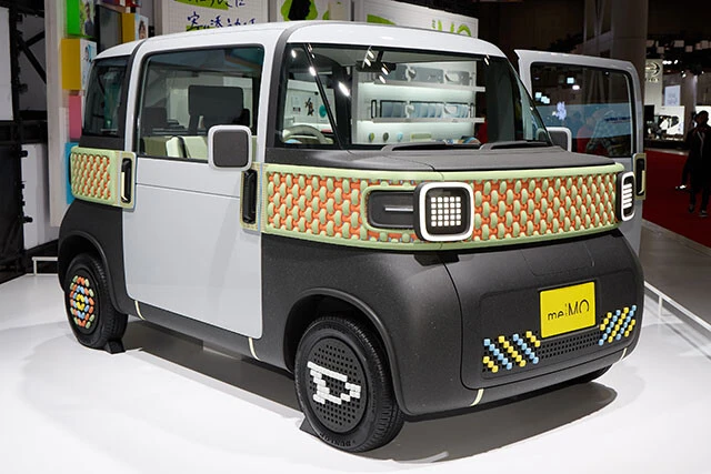 「ミーモ」3Dプリンターを使って外板パネルを製作した意欲作。ボディサイズは超ミニマム。全長2955㎜×全幅1475㎜×全高1590㎜